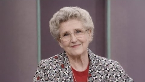Ann B. Davis: The Woman Behind Alice Nelson