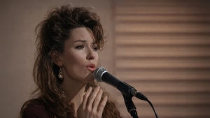 Rare Shania Twain 1995 Performance: The Woman in Me